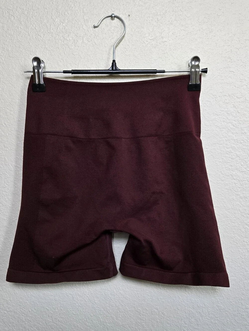nvgtn maroon scrunch shorts S